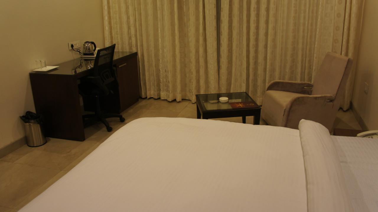 Hotel Ashish International Bhilai Eksteriør billede