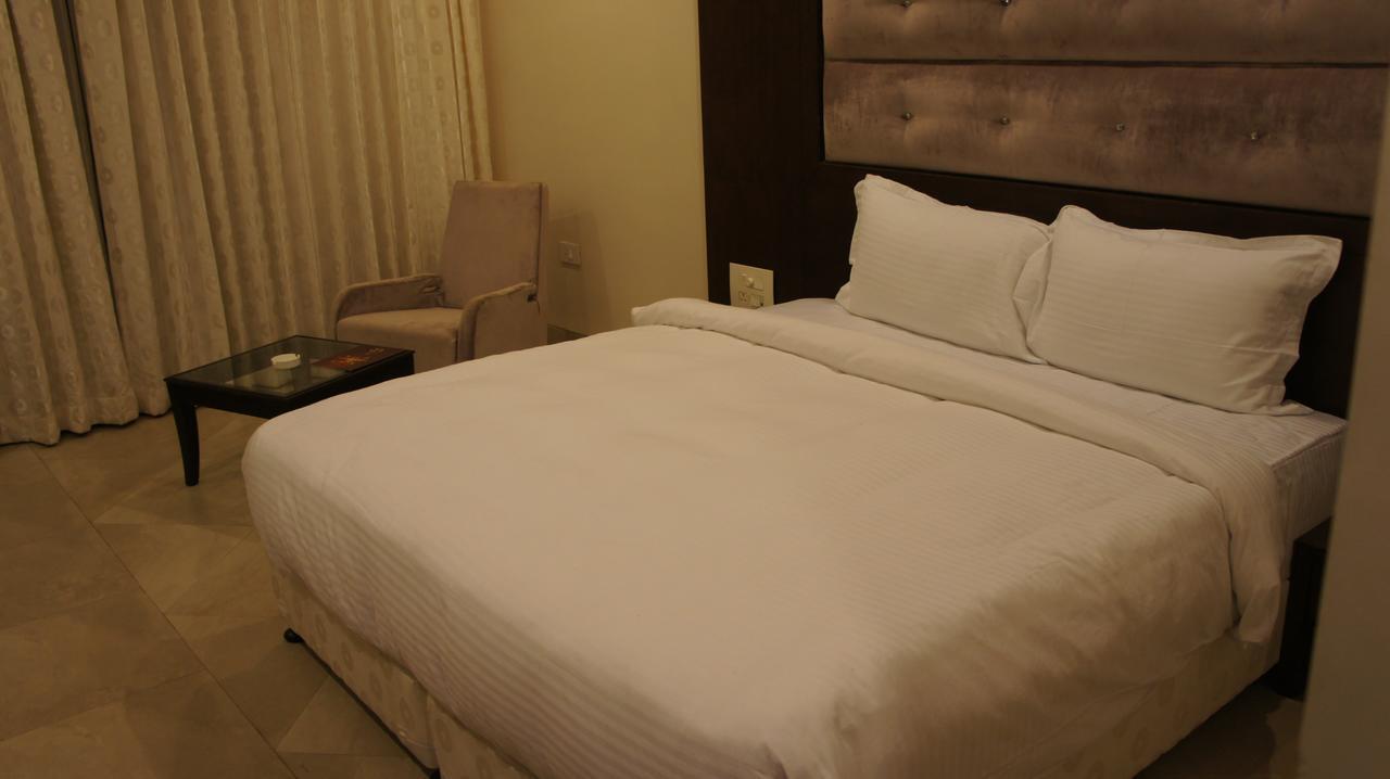 Hotel Ashish International Bhilai Eksteriør billede