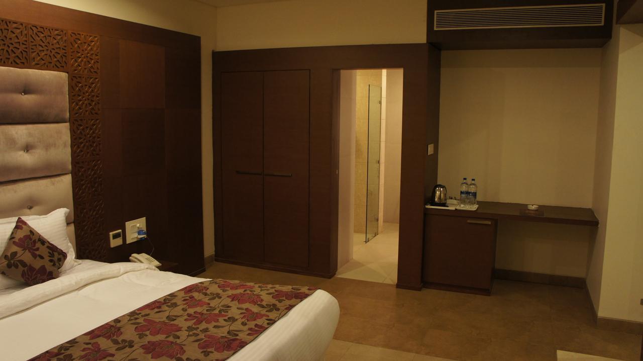 Hotel Ashish International Bhilai Eksteriør billede