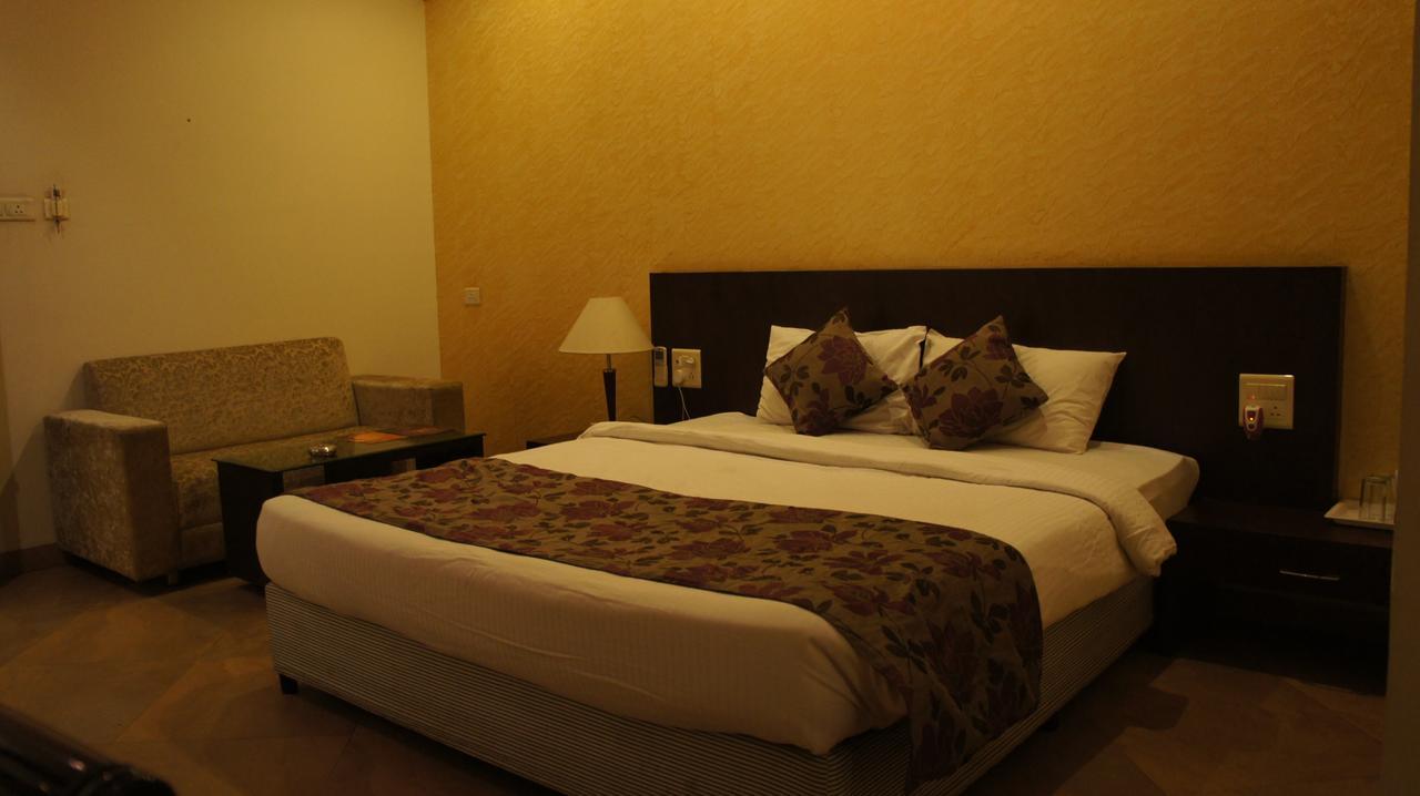 Hotel Ashish International Bhilai Eksteriør billede