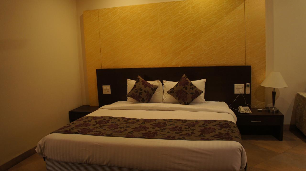 Hotel Ashish International Bhilai Eksteriør billede