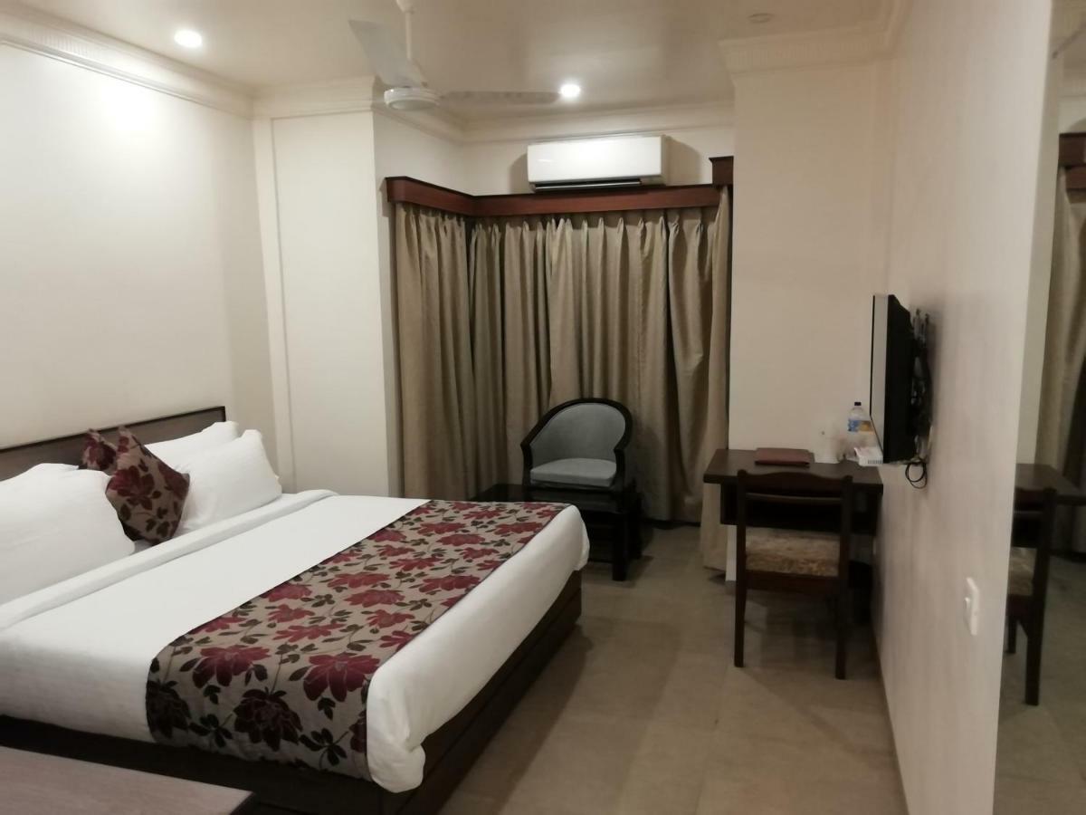 Hotel Ashish International Bhilai Eksteriør billede